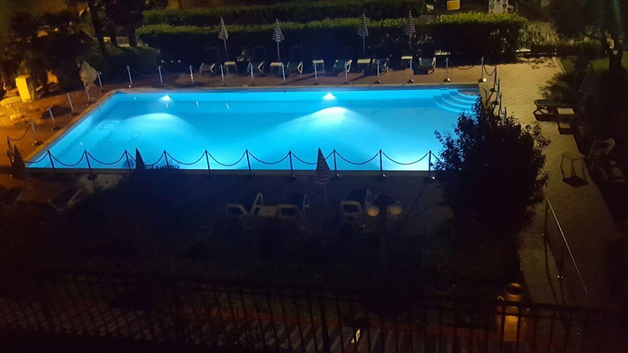 Hotel Oceano Пескиера дел Гарда Екстериор снимка