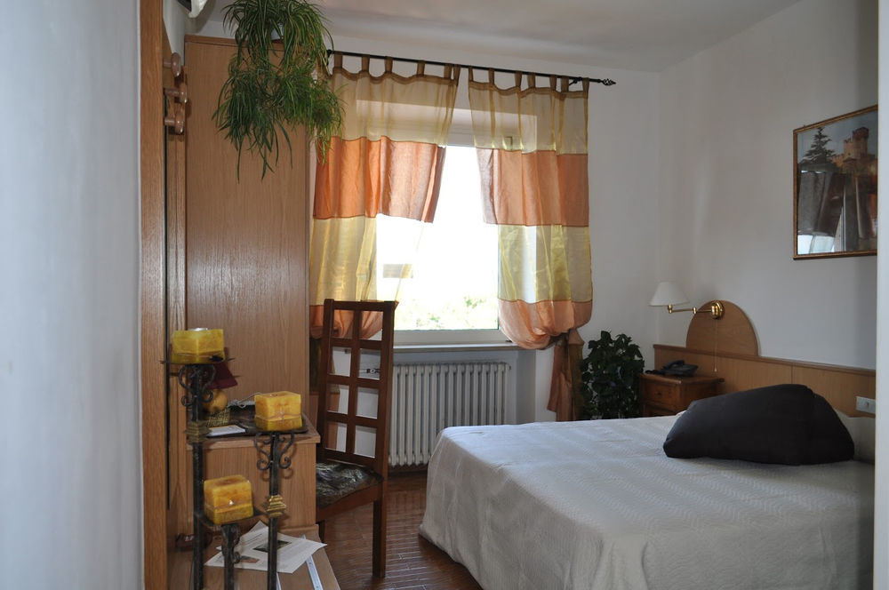 Hotel Oceano Пескиера дел Гарда Екстериор снимка