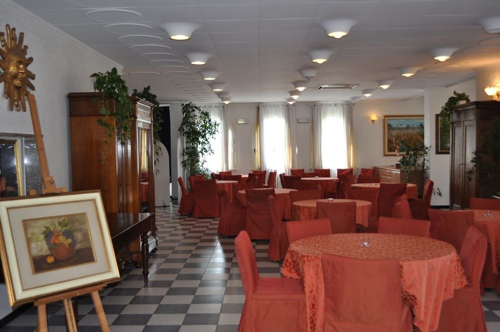Hotel Oceano Пескиера дел Гарда Екстериор снимка