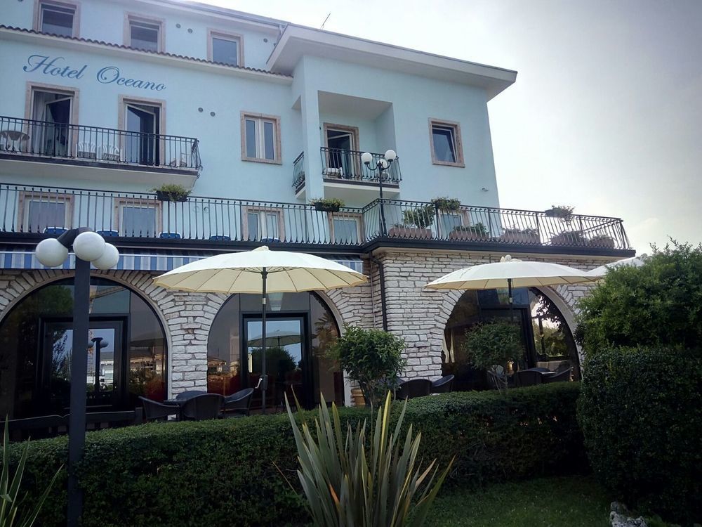 Hotel Oceano Пескиера дел Гарда Екстериор снимка