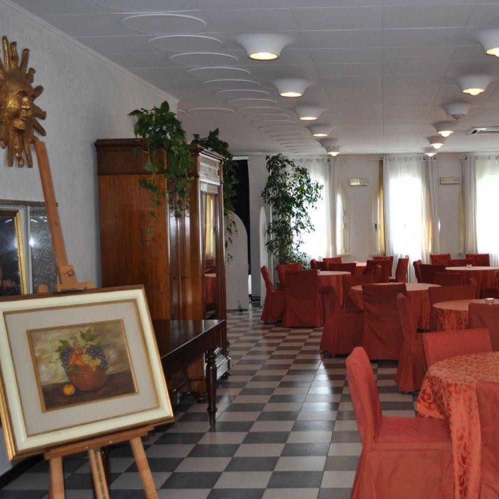 Hotel Oceano Пескиера дел Гарда Екстериор снимка