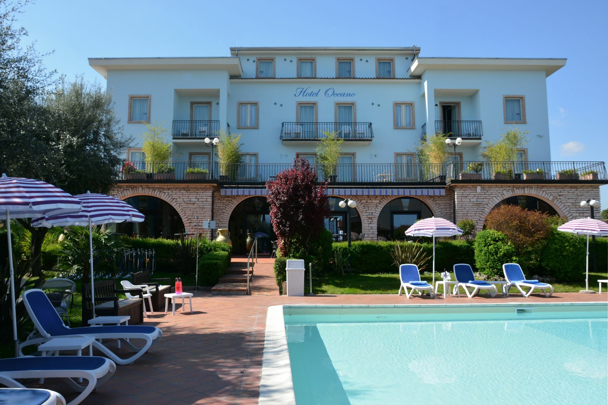 Hotel Oceano Пескиера дел Гарда Екстериор снимка